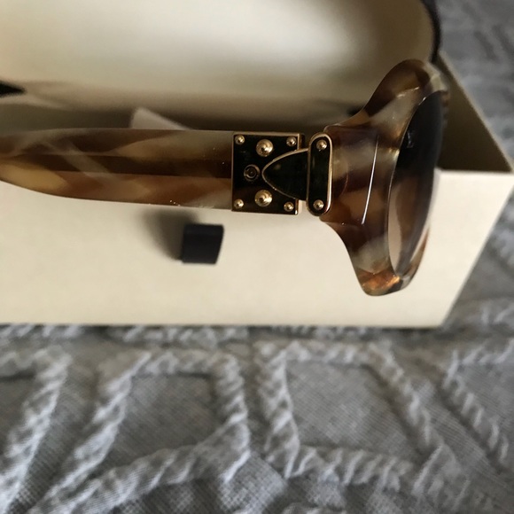 Louis Vuitton sunglasses - Picture 7 of 8